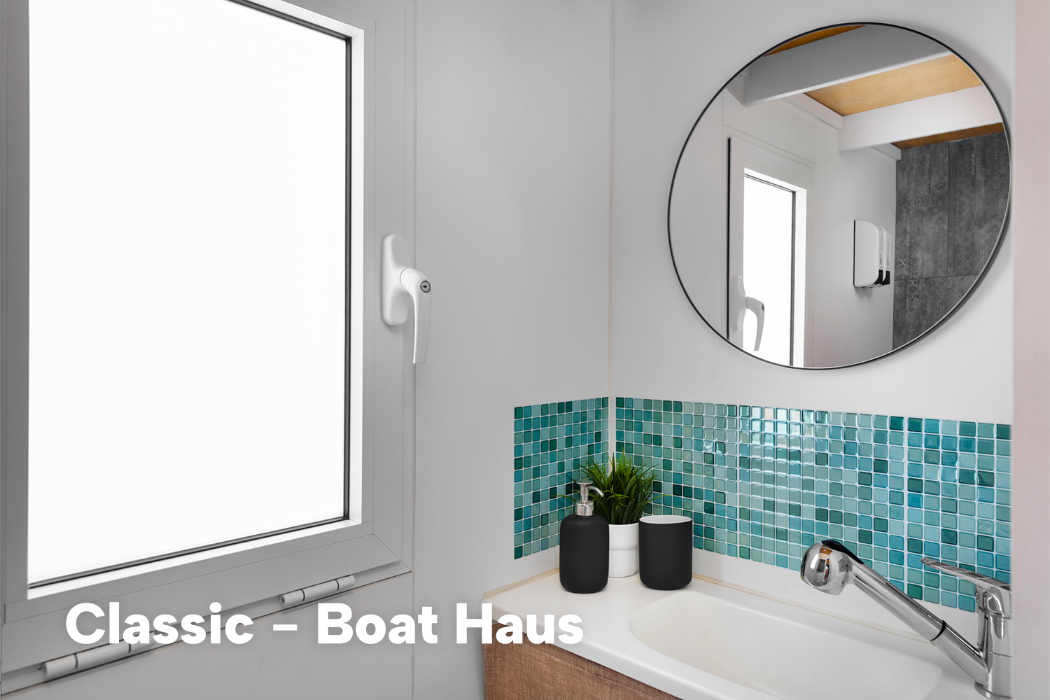 foto: 5 Boat Haus Mediterranean 8x3 Classic Houseboat