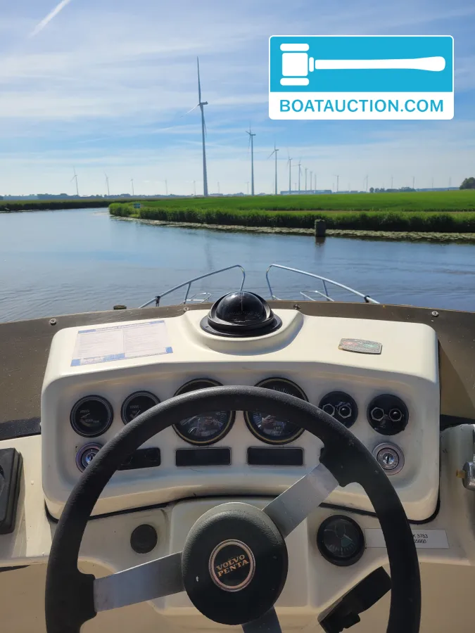 foto: 19 Sealine 305 fly