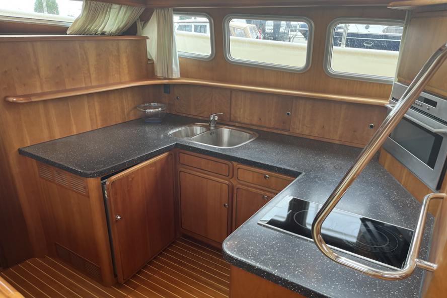 foto: 15 Linssen Grand Sturdy 470 AC MK II