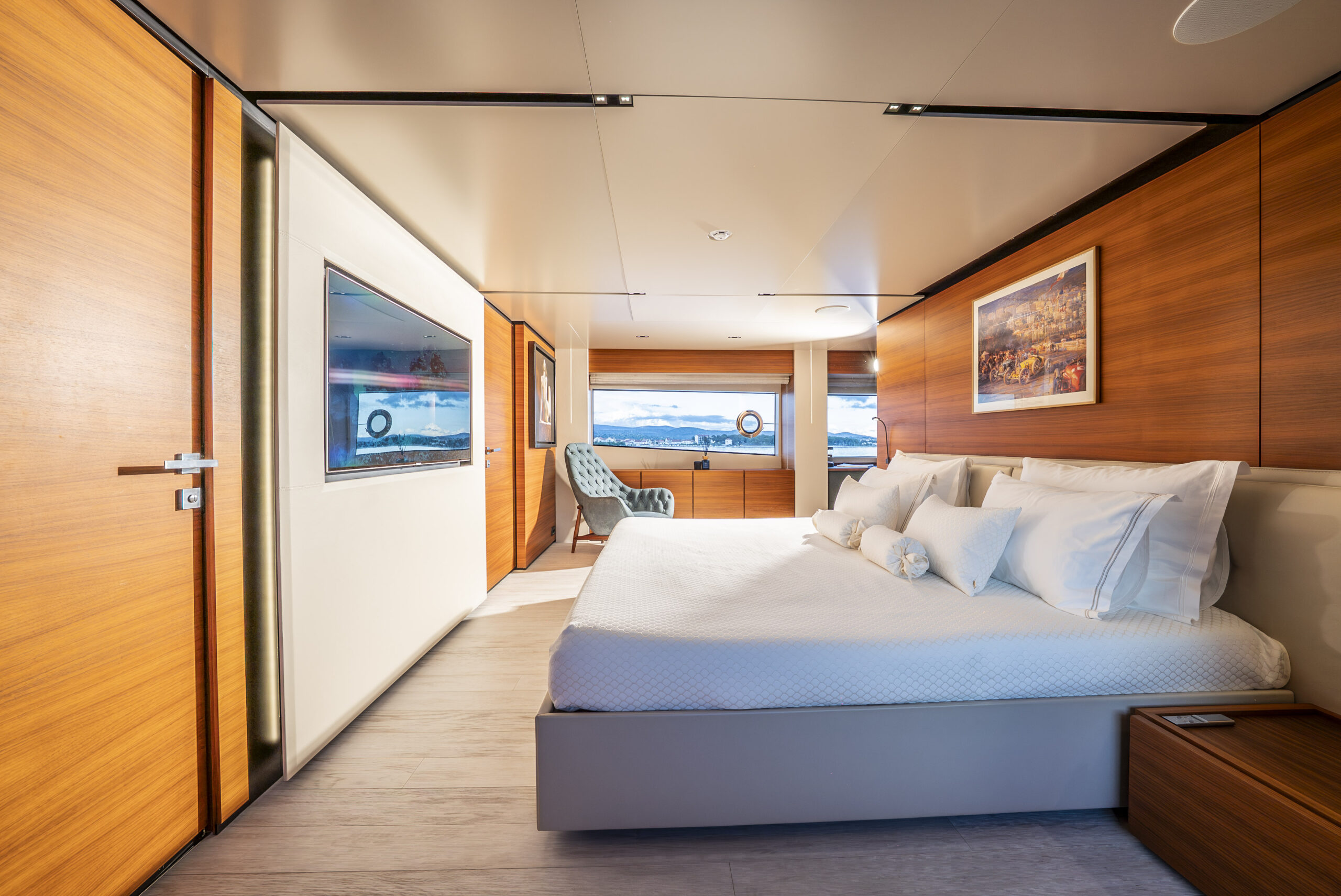 foto: 52 Custom Line Navetta 33