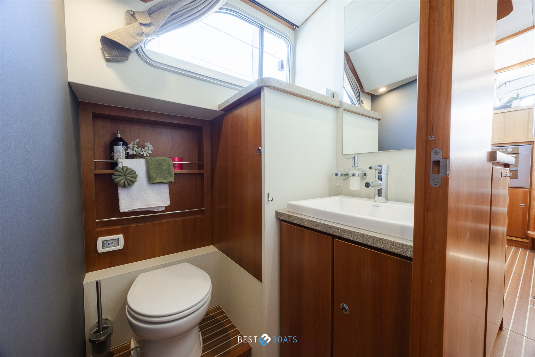 foto: 33 Linssen Grand Sturdy 470 Sedan Wheelhouse