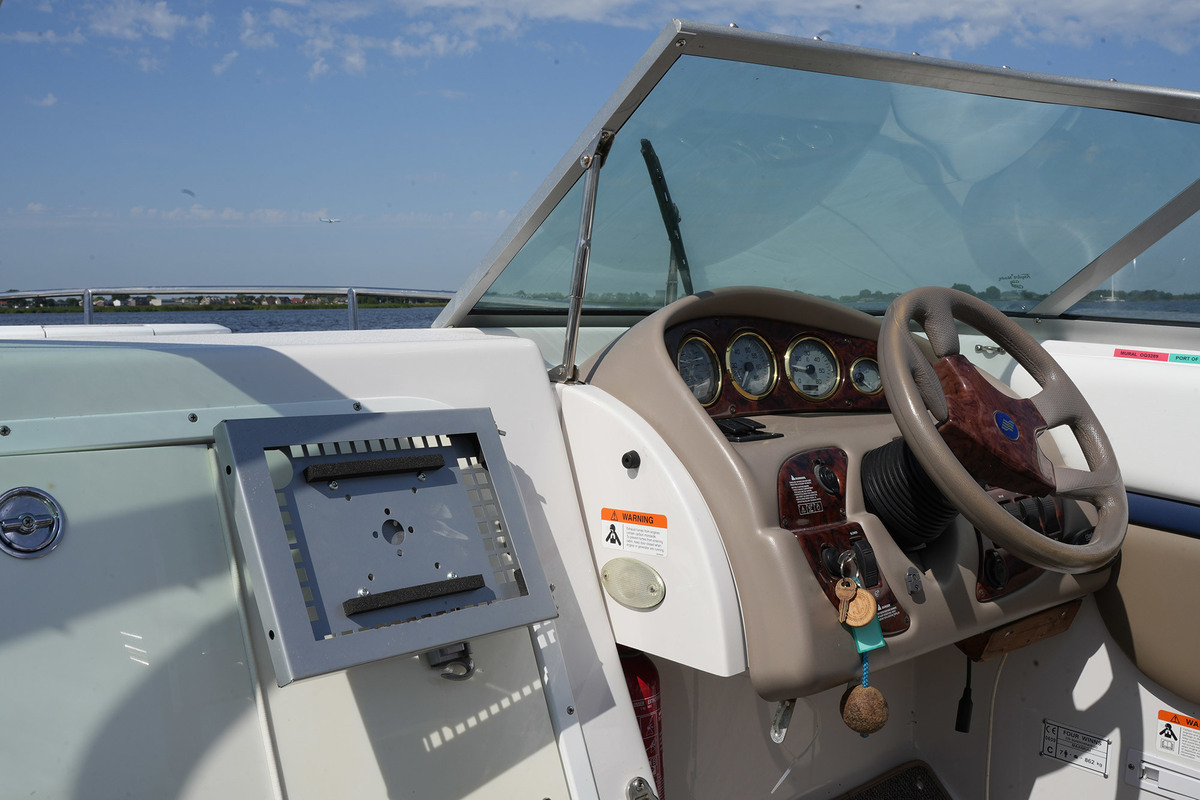 foto: 14 Four Winns 225 Sundowner