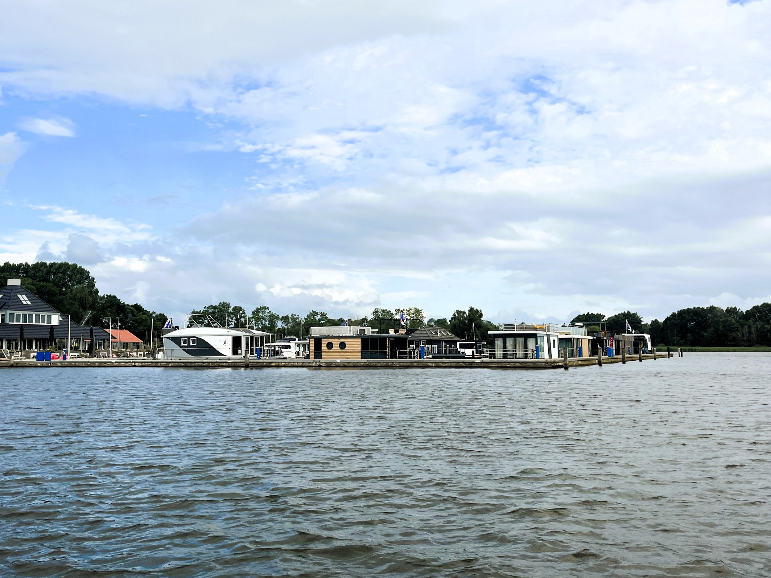 foto: 28 Castalia Met Koopligplaats 1460 X 500 Special Houseboat