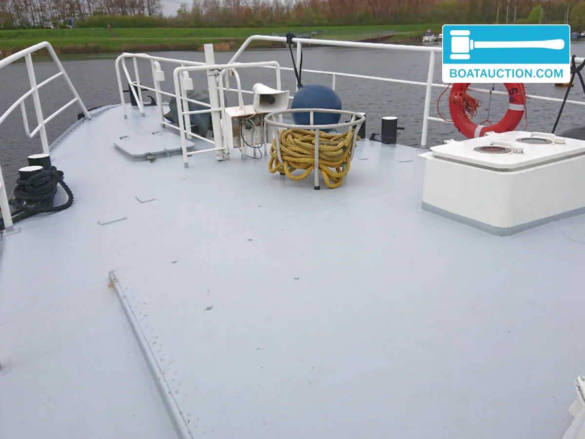 foto: 36 Bateau de patrouille 2300