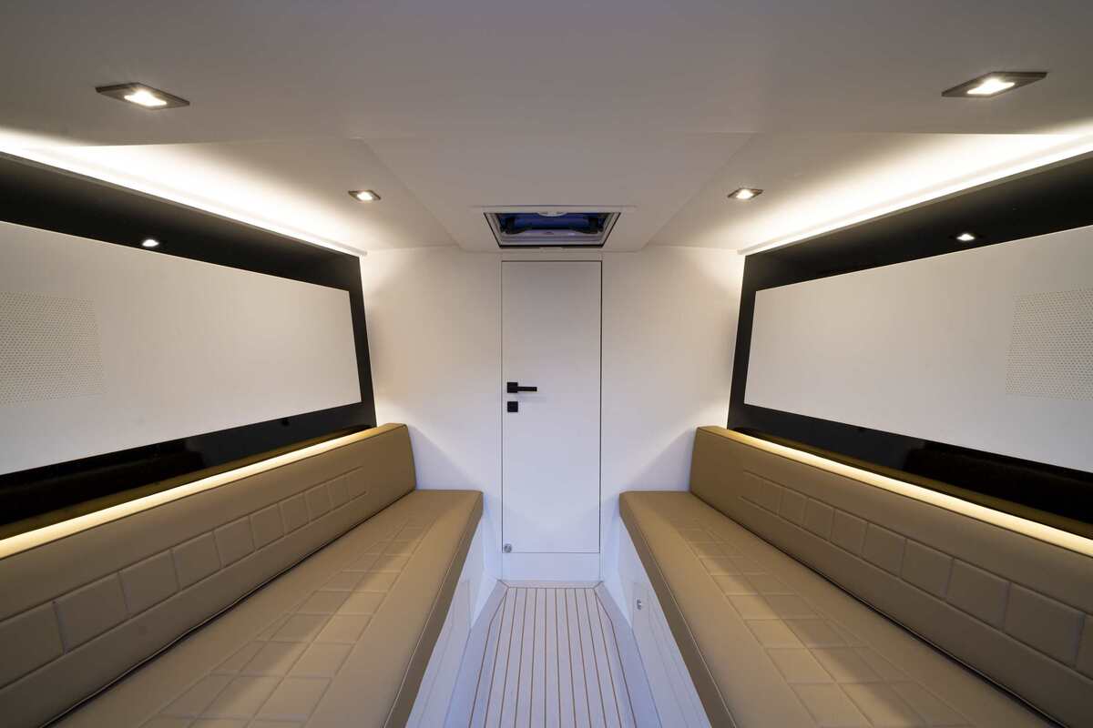 foto: 15 Vandutch 32 - Diesel