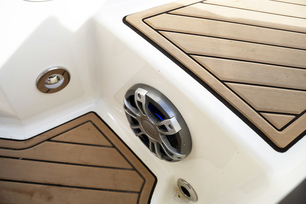foto: 19 Sea Ray SDX 290 Outboard