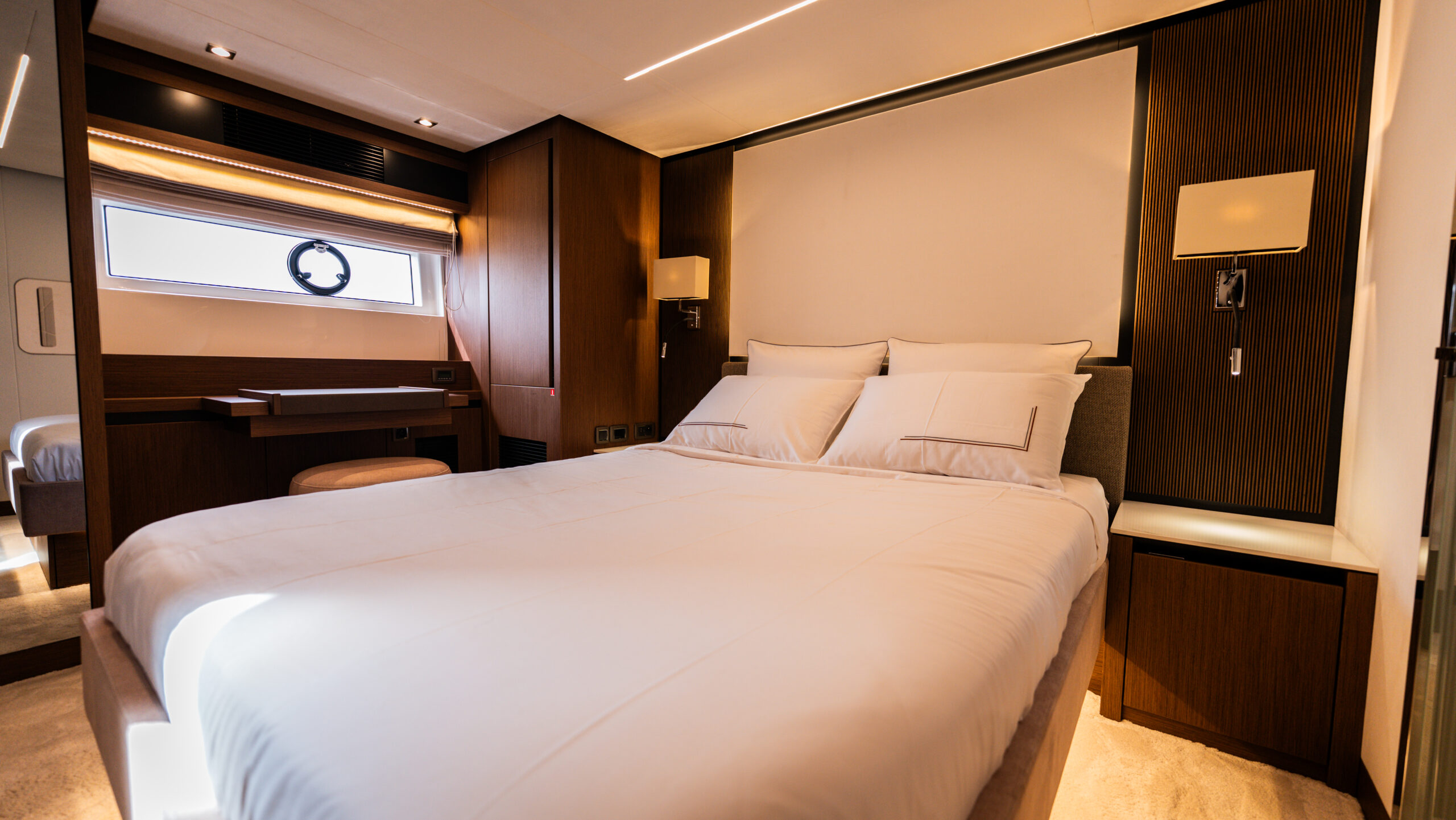 foto: 77 Prestige X70