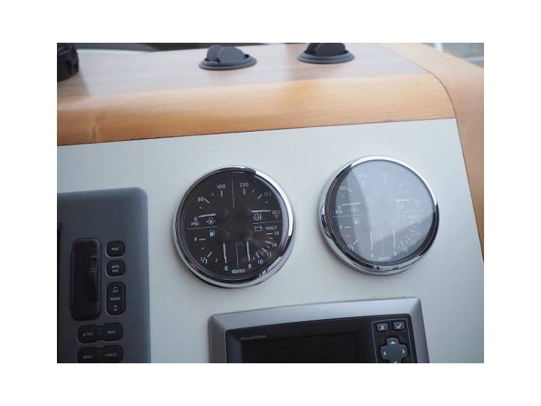 foto: 15 Sealine F 46