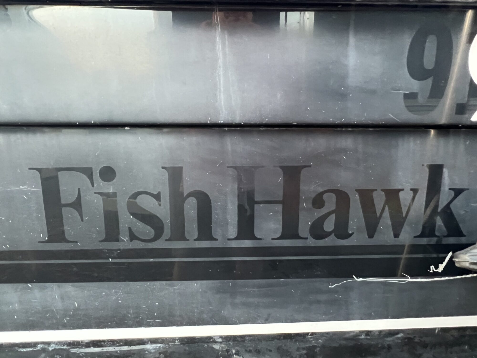 foto: 9 Celebrity Celebrity 2500 Fish Hawk