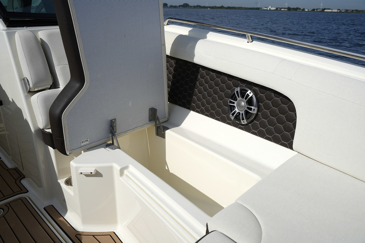 foto: 20 Sea Ray SDX 290 Outboard