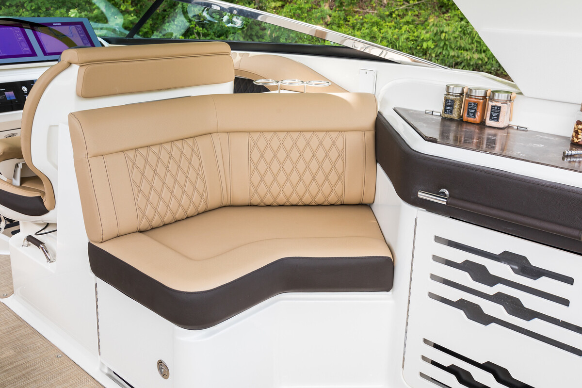 foto: 14 Sea Ray SLX 310 Outboard