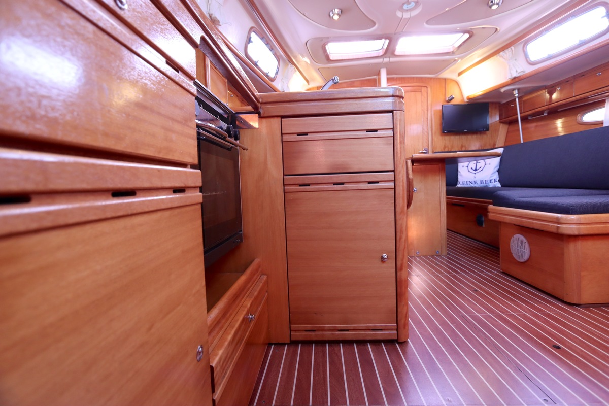 foto: 18 Bavaria  37-3 Cruiser