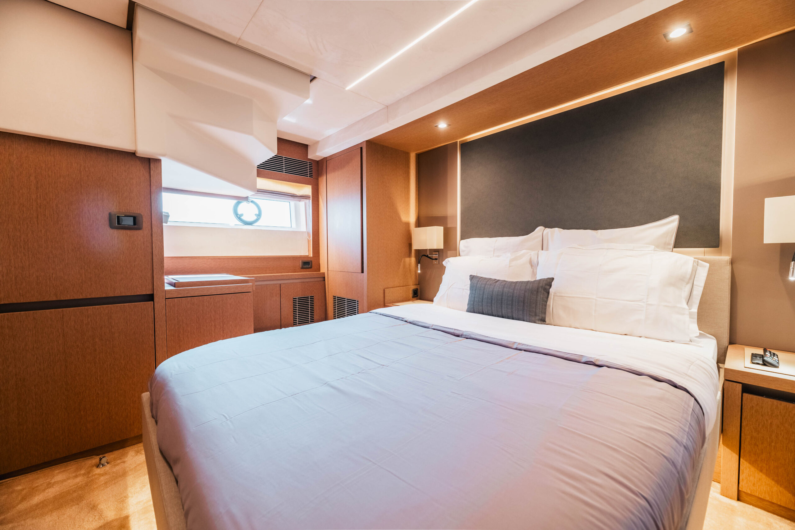 foto: 64 Prestige 690 flybridge