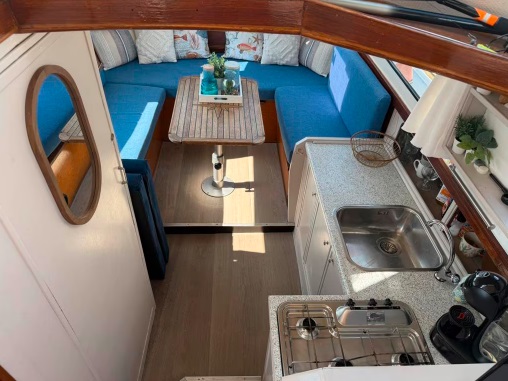 foto: 8 Crown Kruiser  950 ak ok