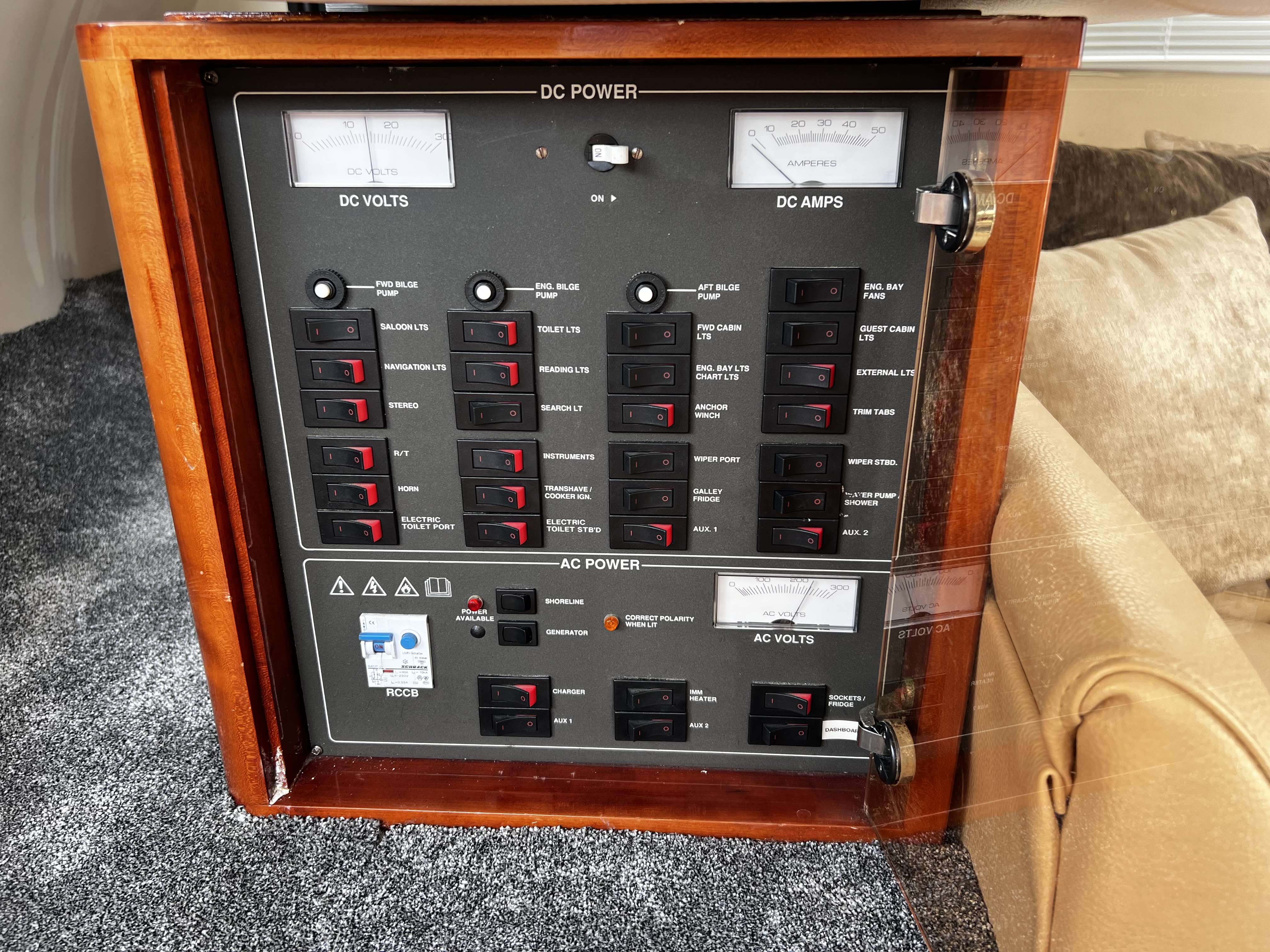 foto: 14 Fairline Phantom 42