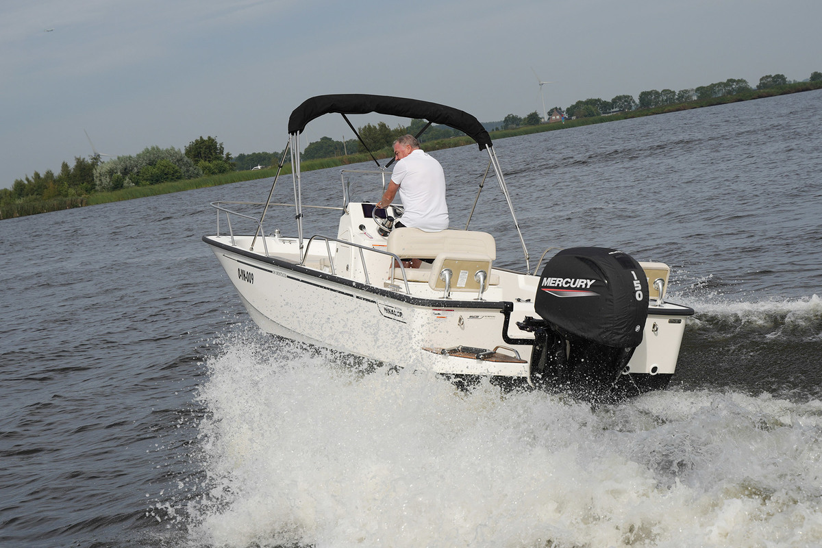 foto: 23 Boston Whaler 190 Montauk