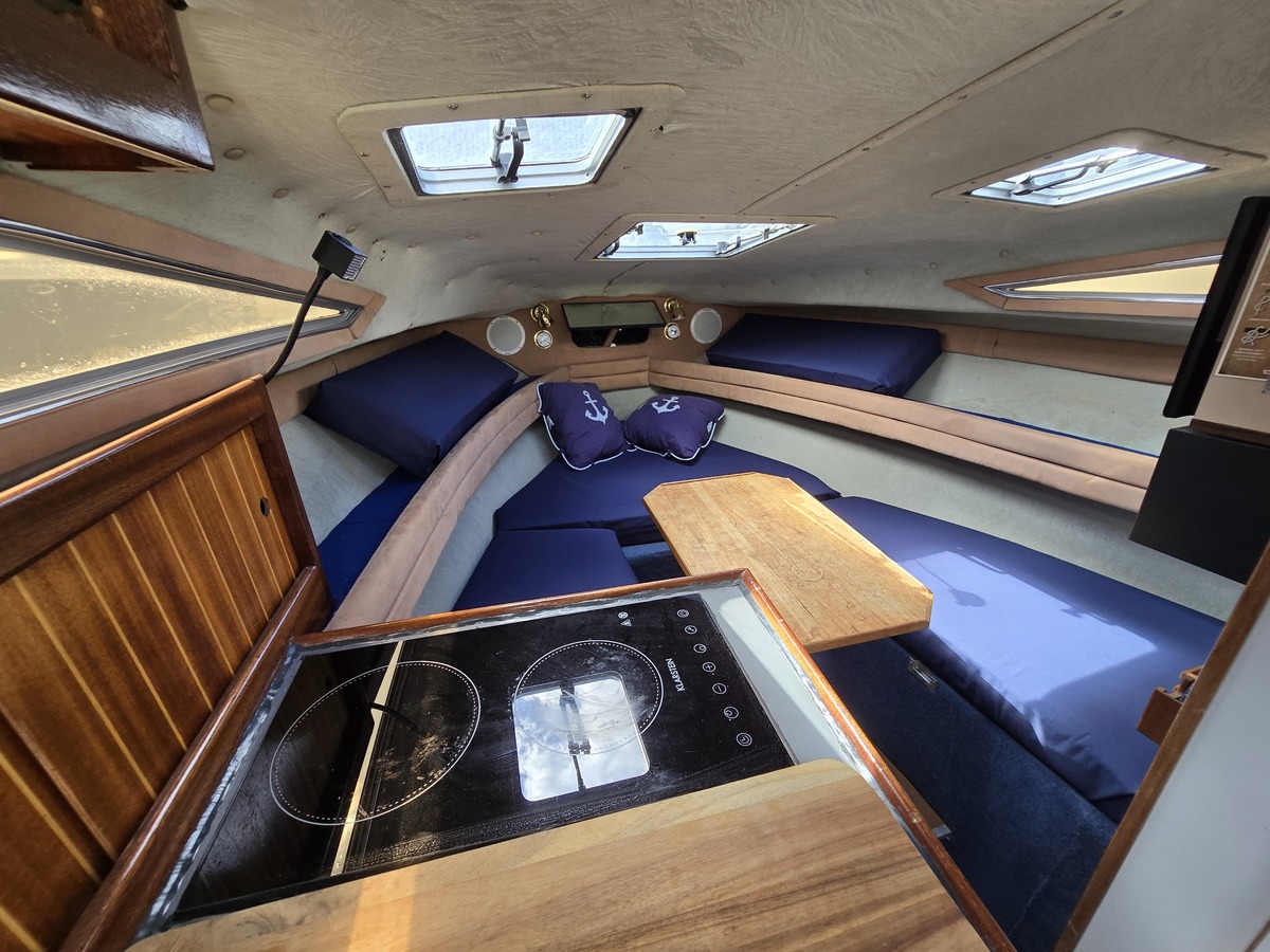 foto: 12 Sea Ray 220DA