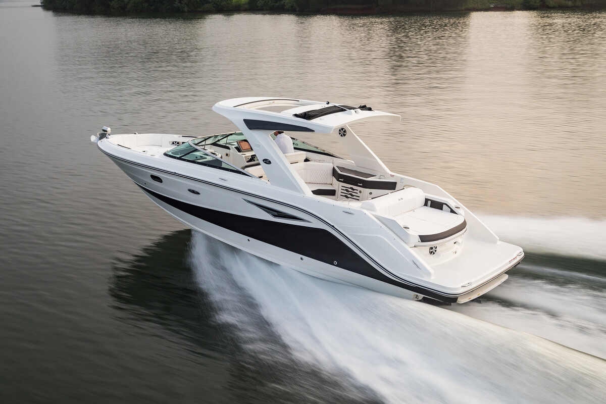 foto: 8 Sea Ray SLX 310