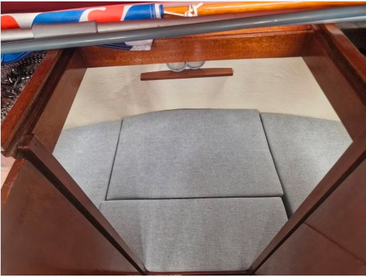 foto: 11  Curtevenne 830 Ak