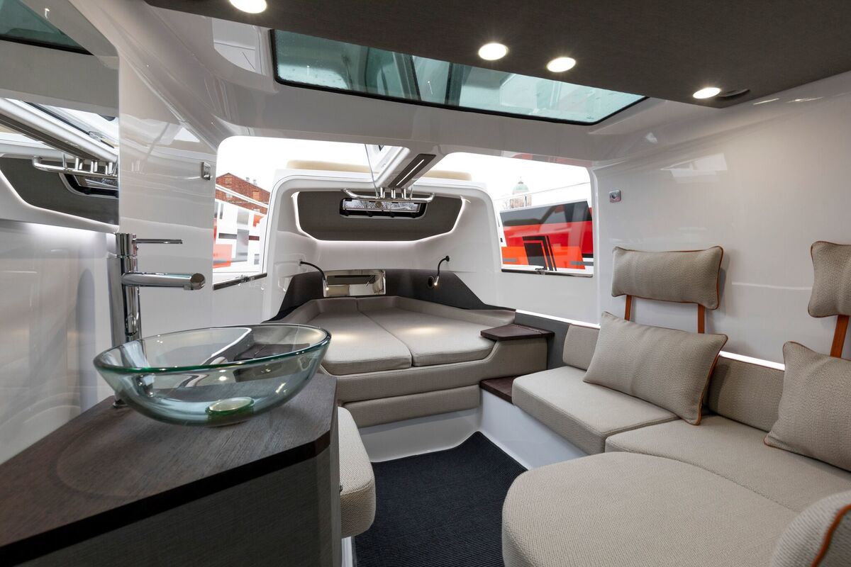 foto: 10 Axopar 37 XC Cross Cabin