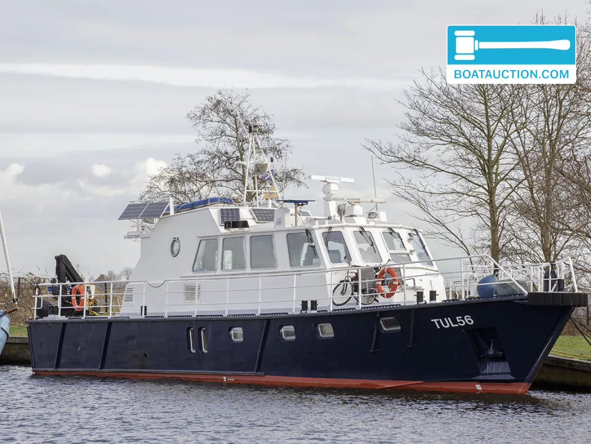 foto: 37 Bateau de patrouille 2300