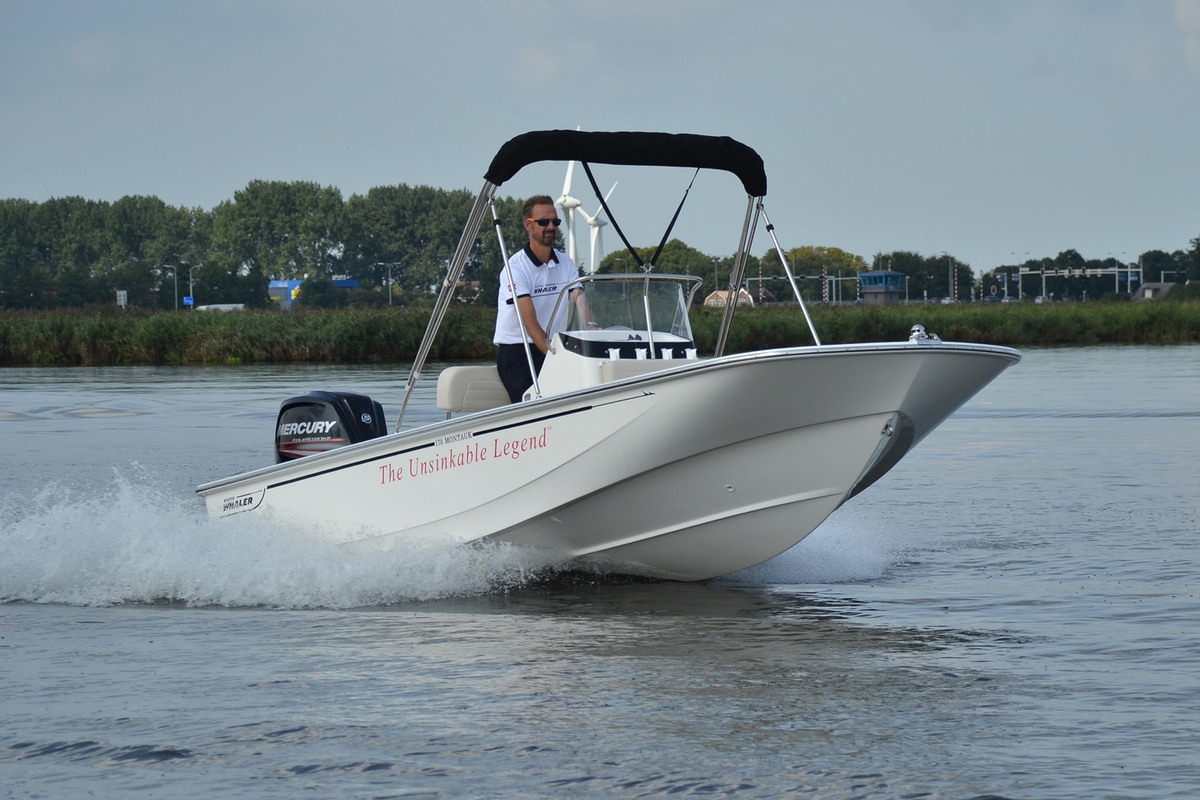 foto: 15 Boston Whaler 170 Montauk