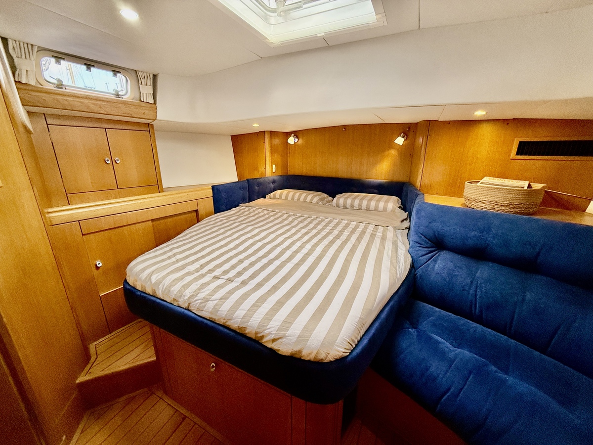 foto: 19 Oyster 45 Deck Saloon