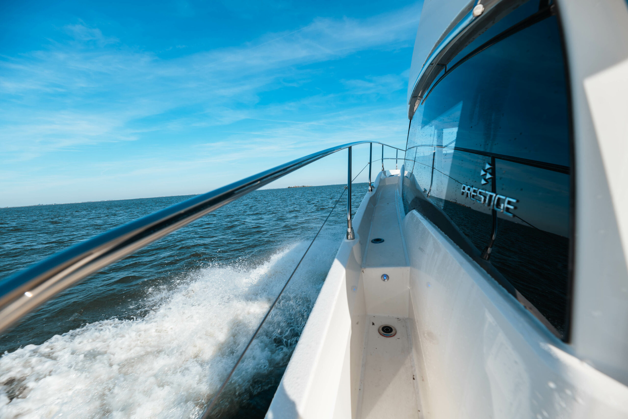 foto: 12 Prestige 420S