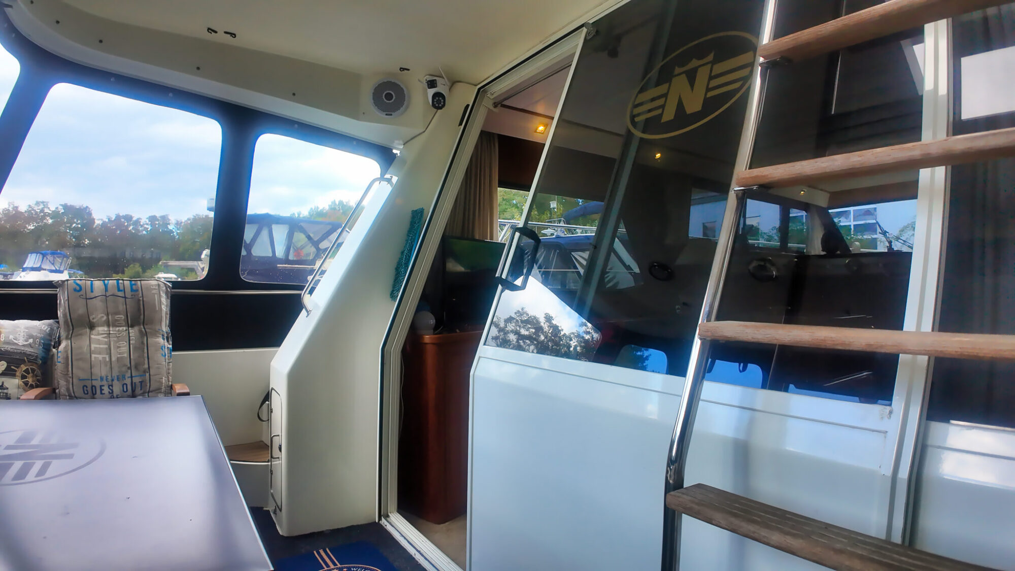 foto: 11 Neptunus Neptunus 138 / 46 Flybridge Sedan