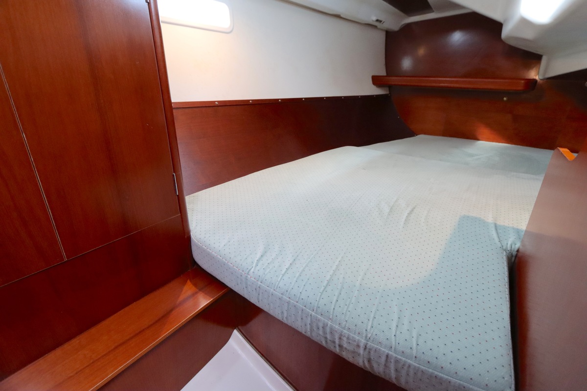 foto: 17 Beneteau Oceanis Clipper 331 Lifting keel