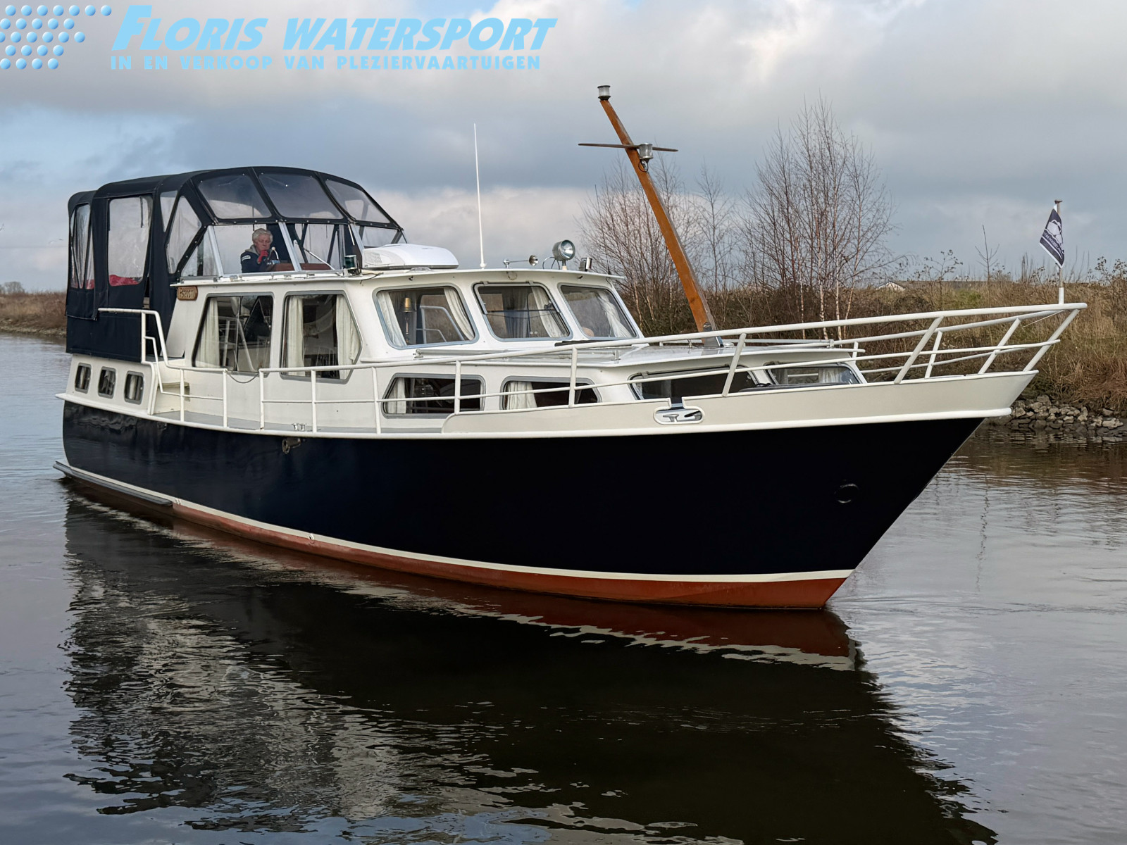 foto: 12 Blauwe Hand kruiser 1350 AK