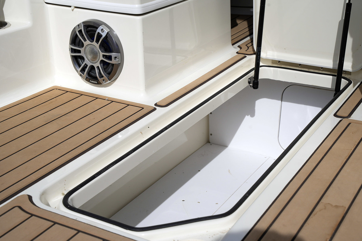 foto: 22 Sea Ray SDX 290 Outboard