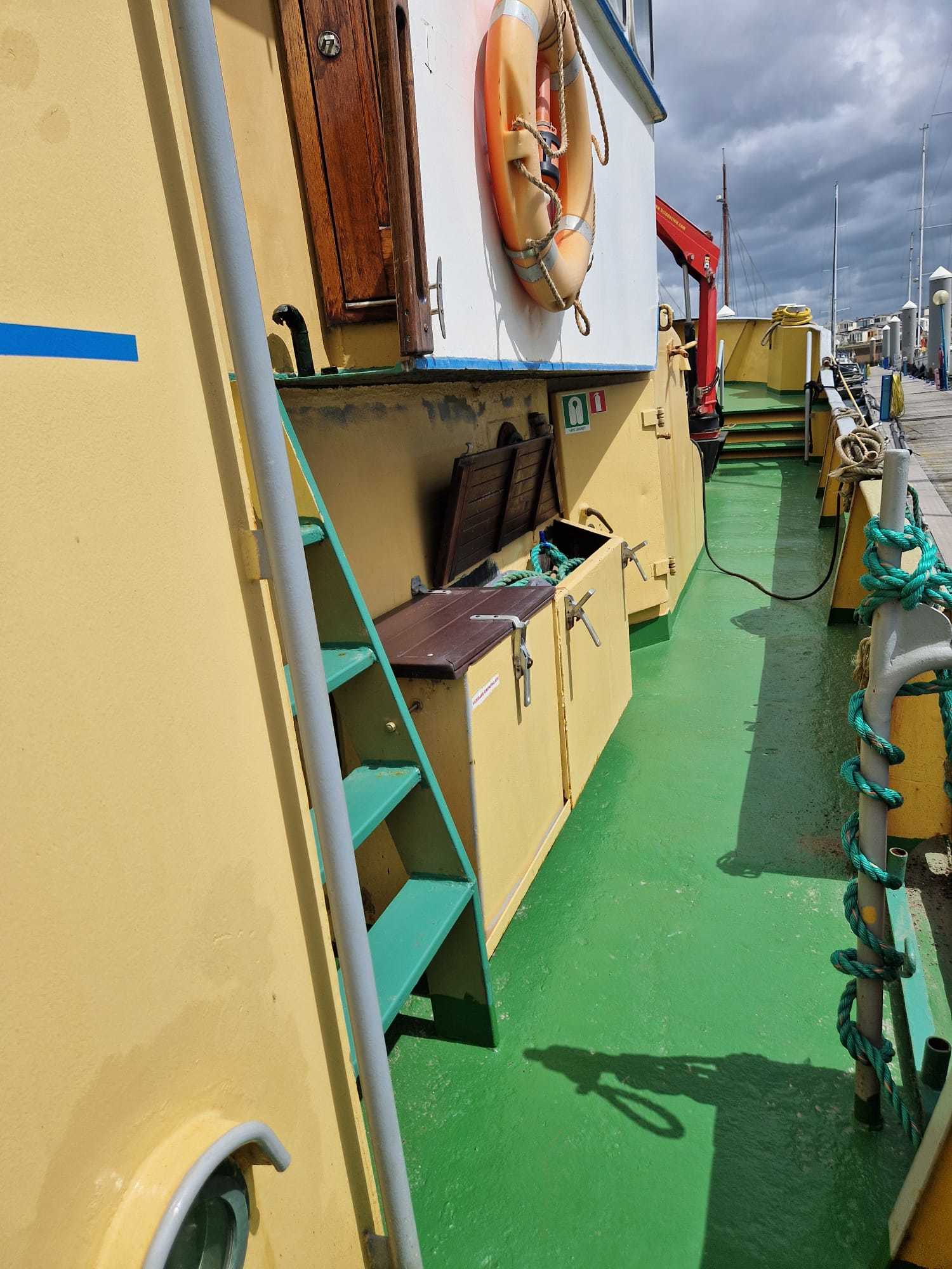 foto: 10 Ex Viskottter/ Varend Woonschip Ex Viskotter