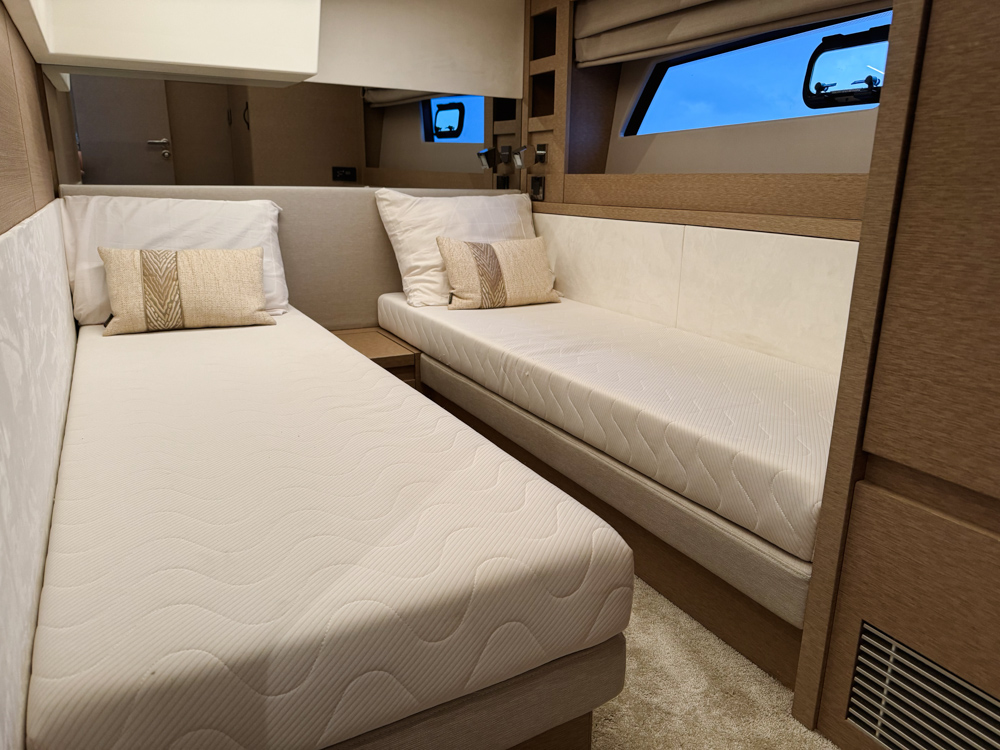 foto: 15 Prestige 520S 