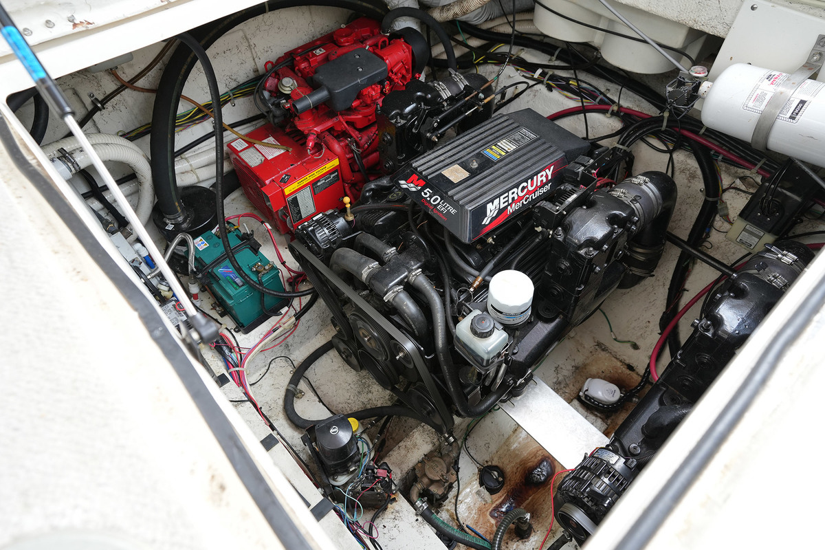foto: 17 Maxum 3300 SCR