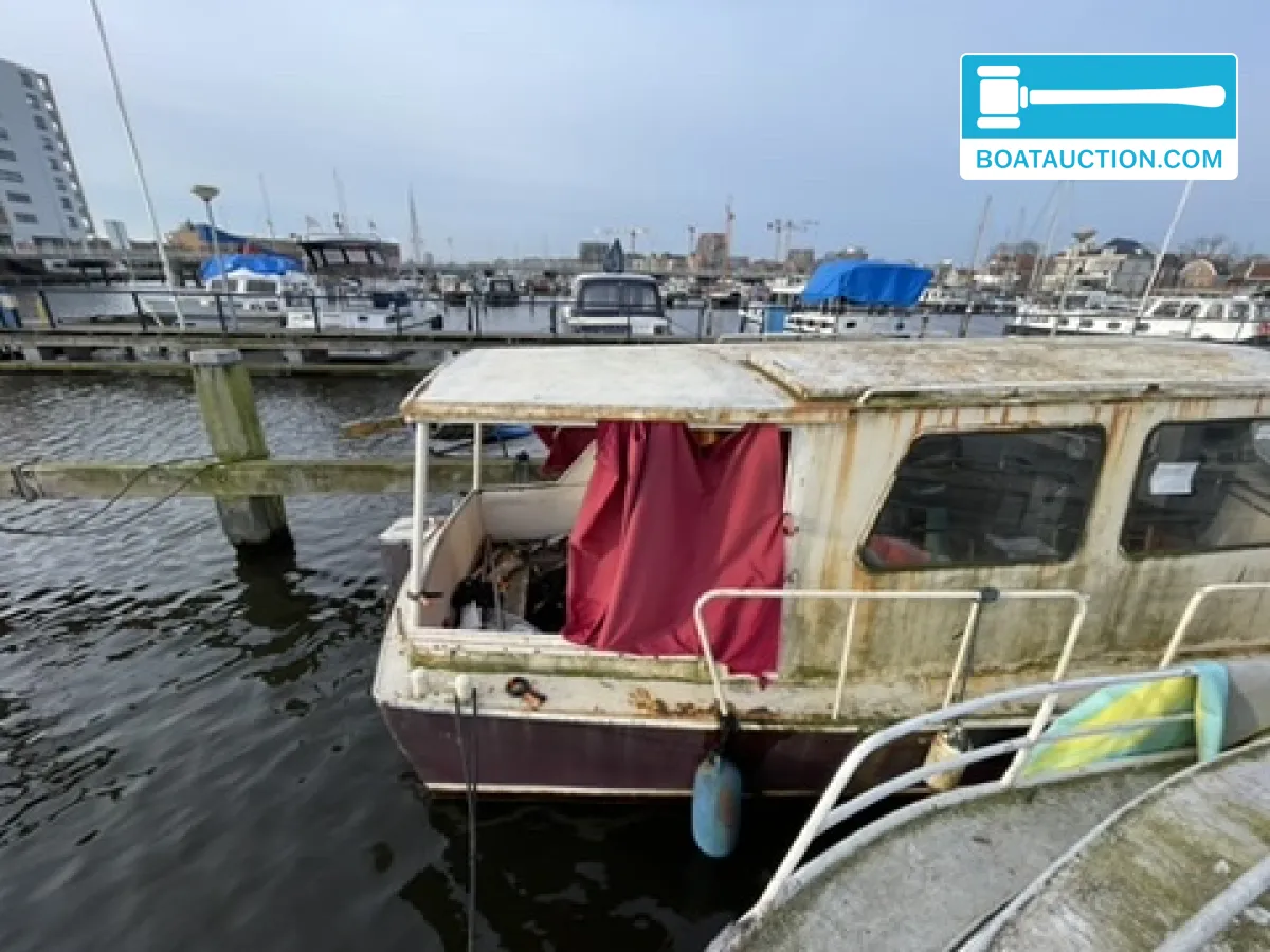 foto: 5 Motorboat 800