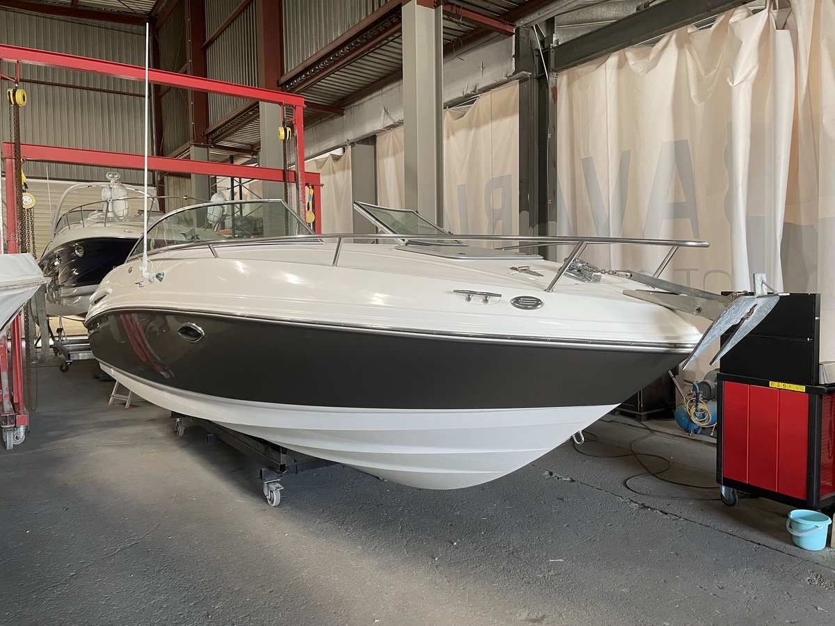 foto: 15 Chaparral 325 SSI