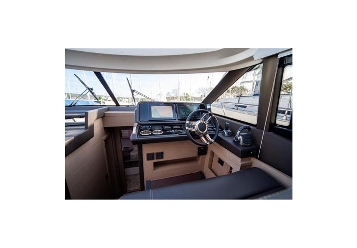 foto: 11 Prestige 460 Fly