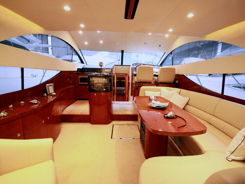 foto: 9 Fairline Phantom 50