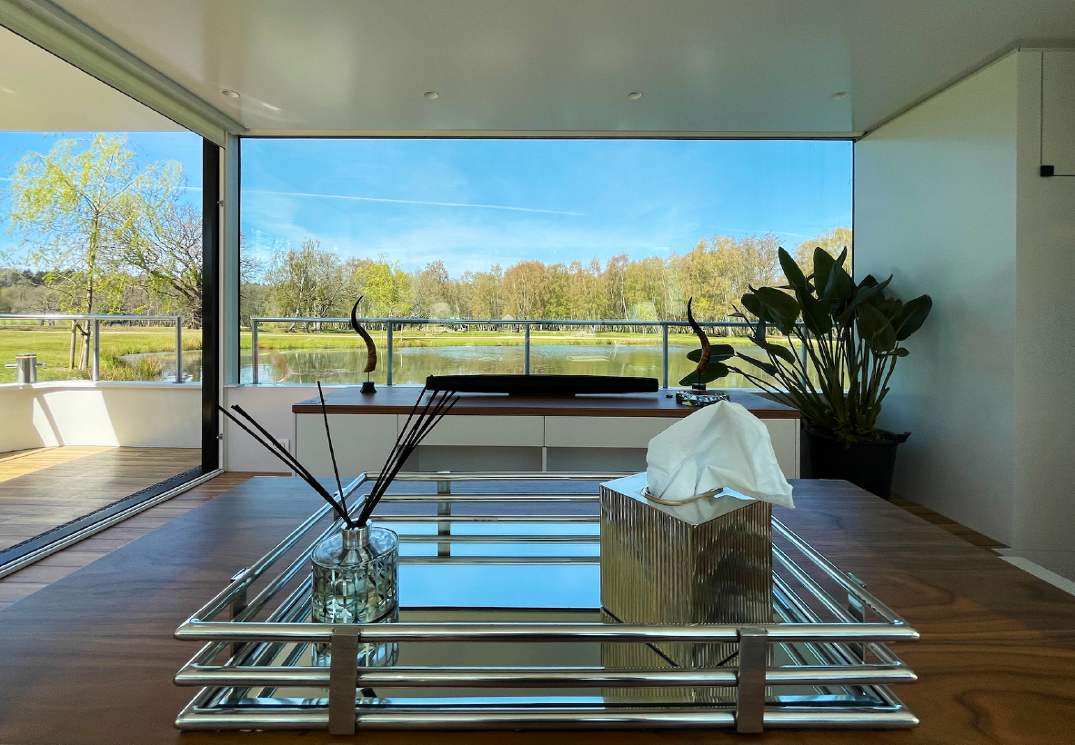 foto: 9 MX4 Houseboat MOAT