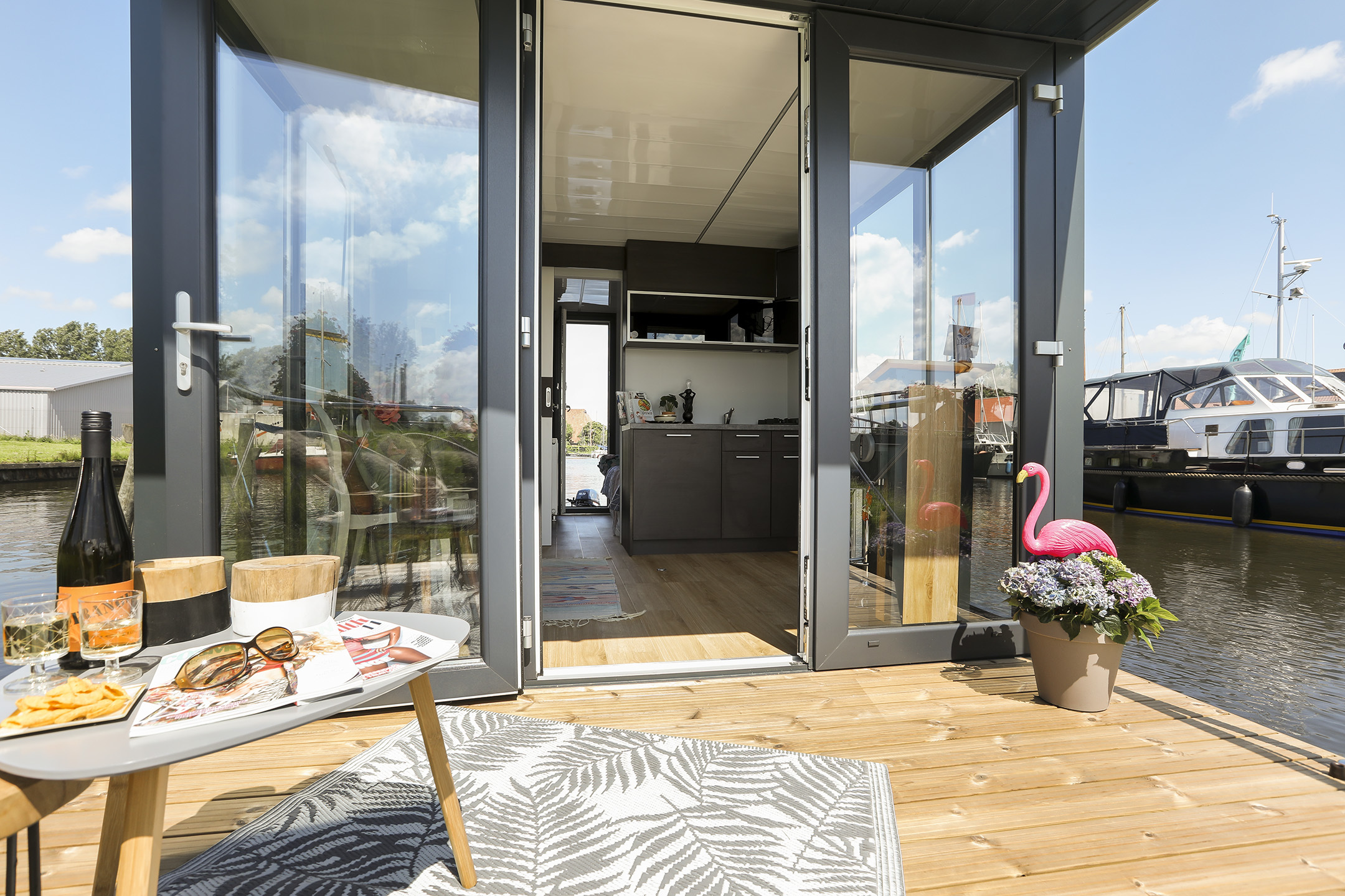 foto: 33 Campi 300 Houseboat