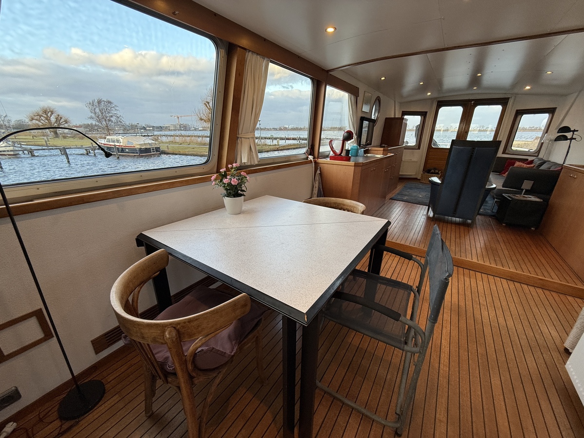 foto: 24 Ex-Patrouille Vaartuig Varend Woonschip