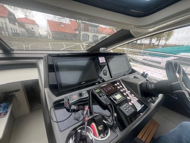 foto: 13 Sunseeker Predator 50