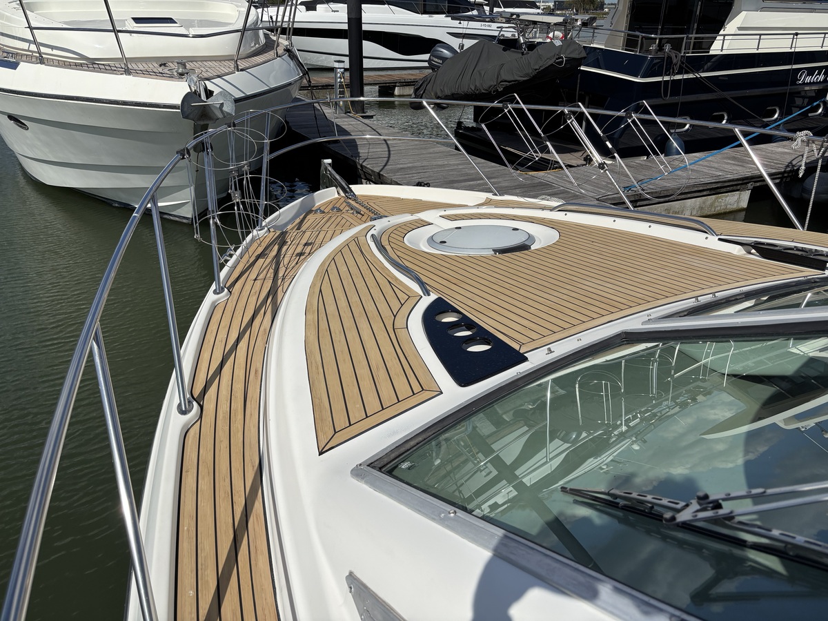 foto: 13 Maxum  4100 SCA 