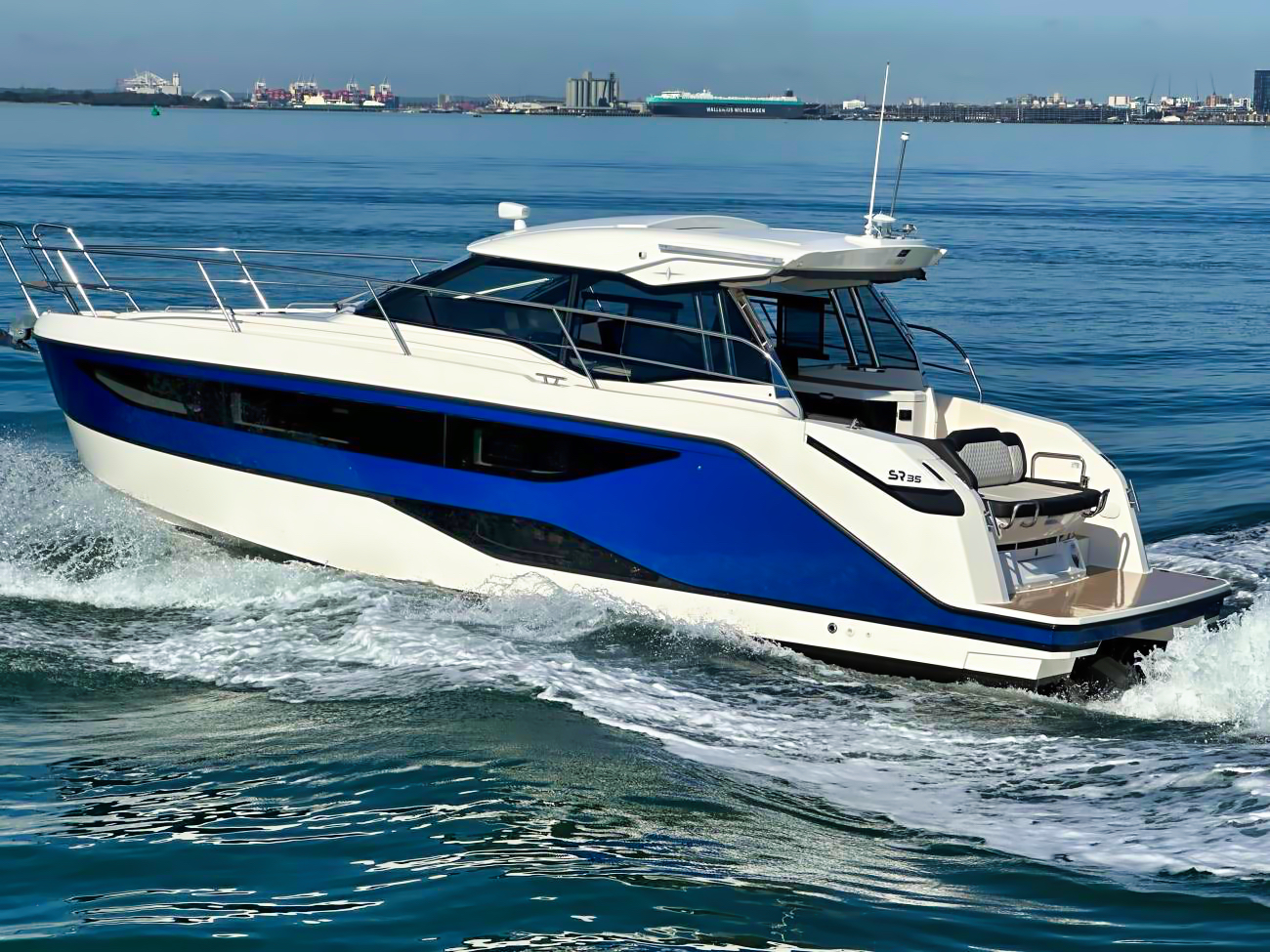 foto: 28 Bavaria Bavaria SR 35 Hardtop