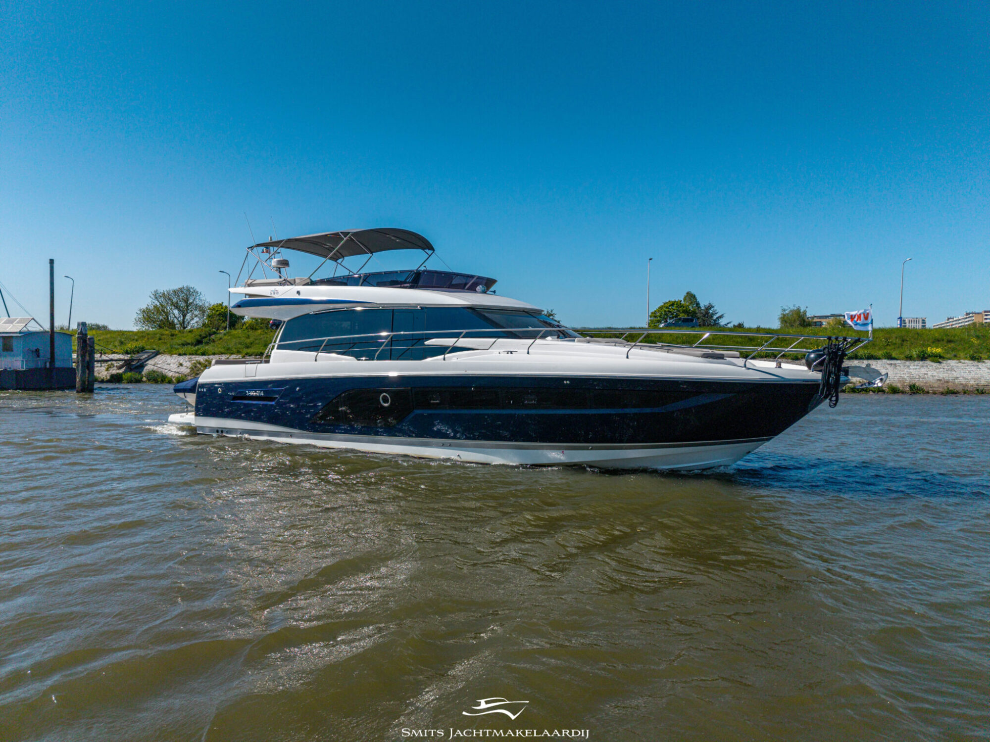foto: 4 Prestige Prestige 590 Flybridge