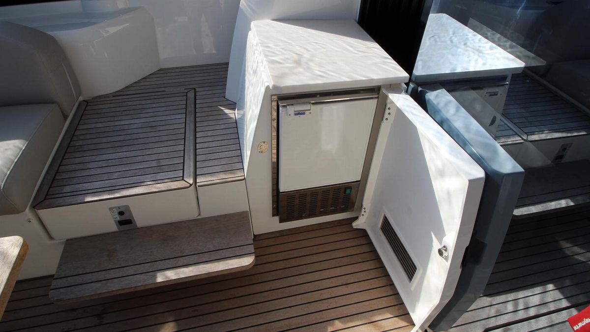 foto: 24 Prestige 520 S