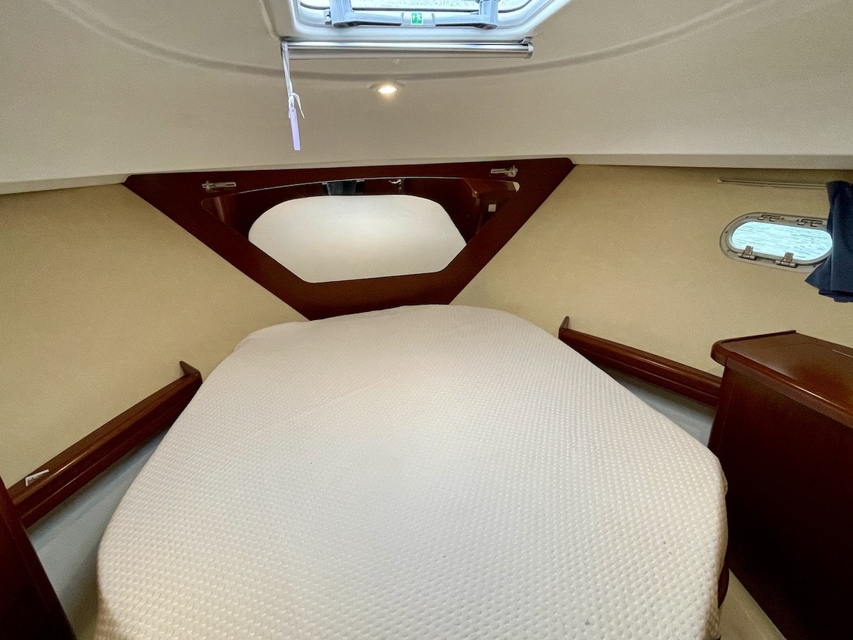 foto: 9 Beneteau Antares 980