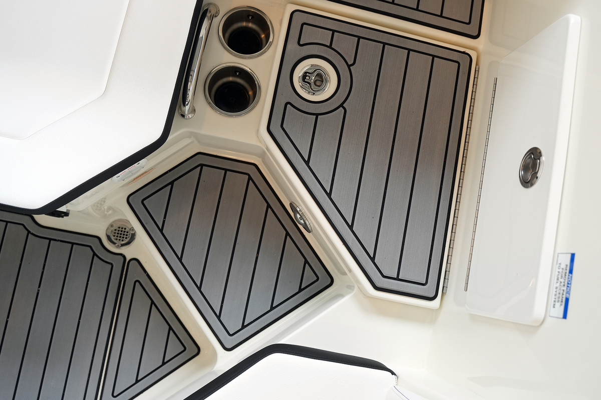 foto: 49 Sea Ray SPX 230 Outboard