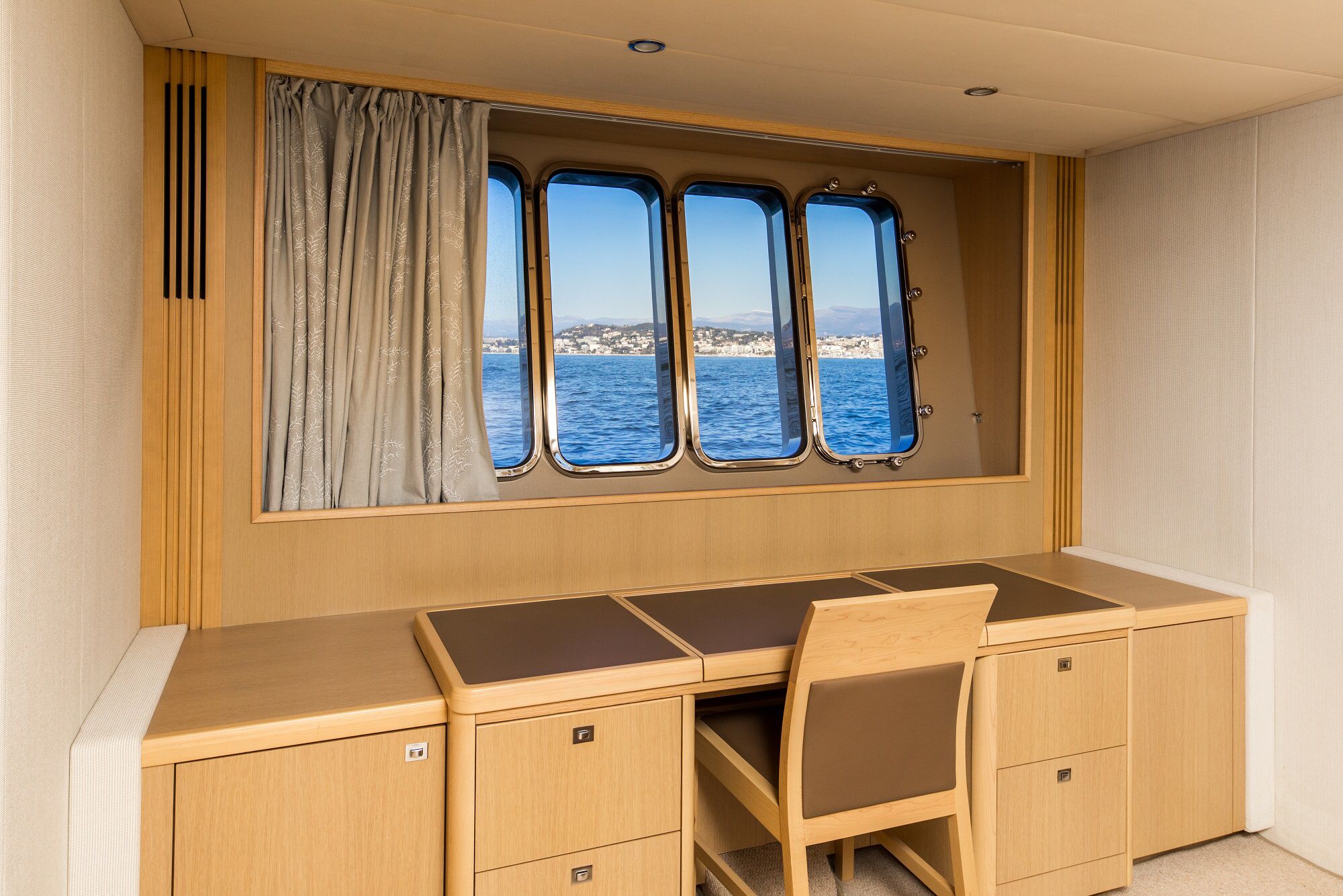 foto: 57 Princess 85